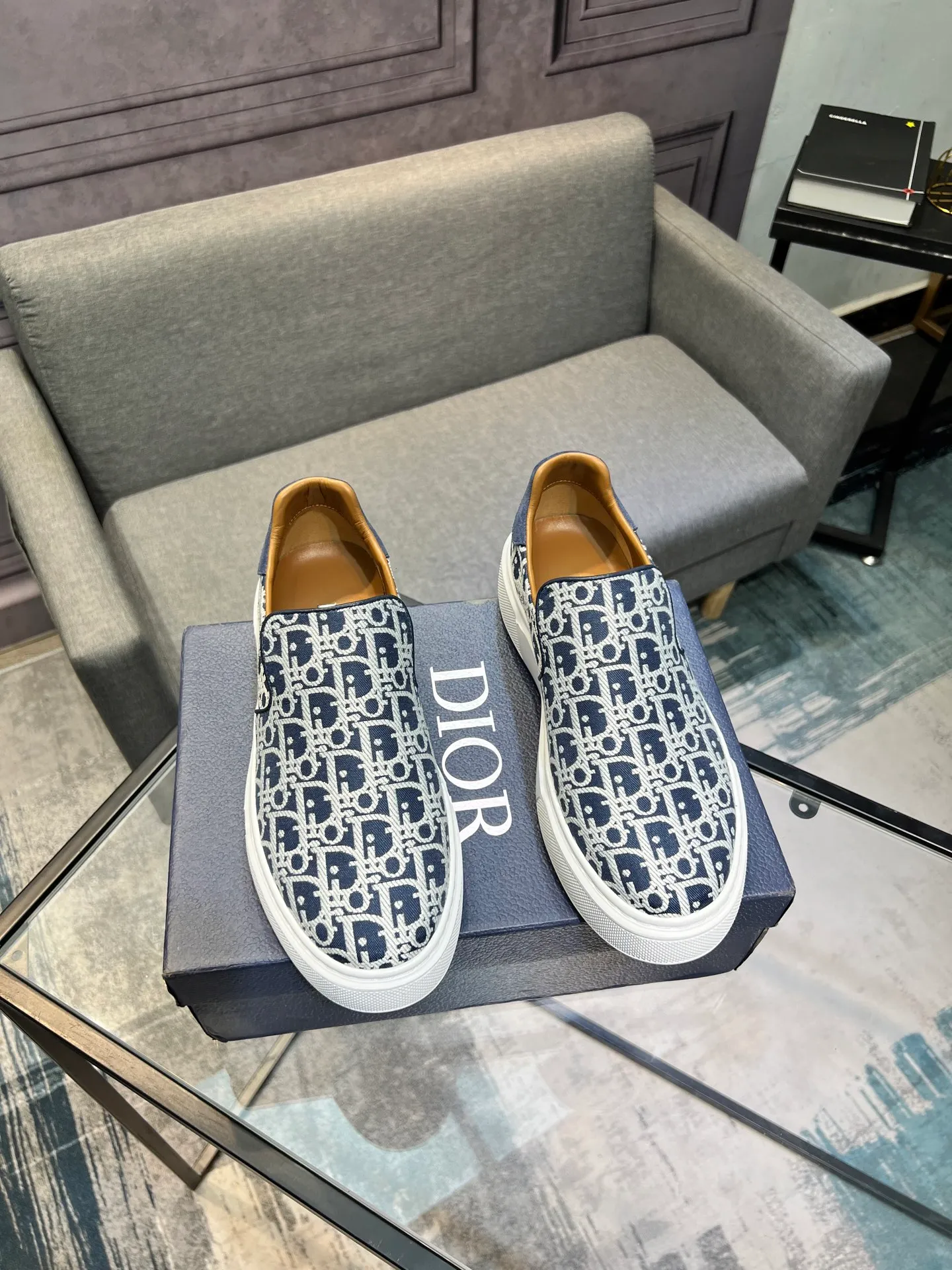 Men's shoes 💰380 The latest DiOr shipment, using imported top-grade jacquard fabric with cowhide design 👍 Breathable mesh lining, comfortable to wear, lightweight, original last mold, official website 1:1, private mold outsole, non-slip, color, multiple colors available, code number 38 to 44 (45 can be ordered)